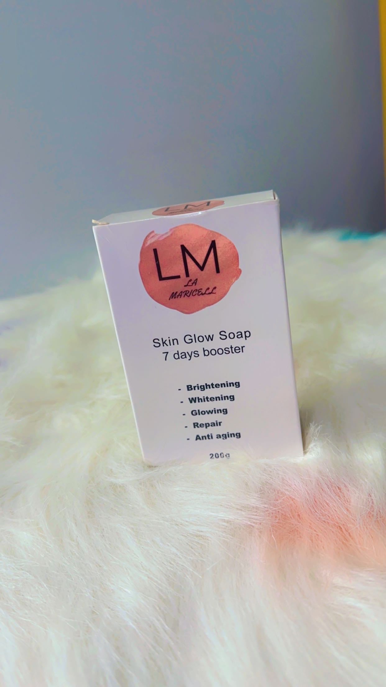 La Maricell skin glow soap bar with gold particles for glowing skin.