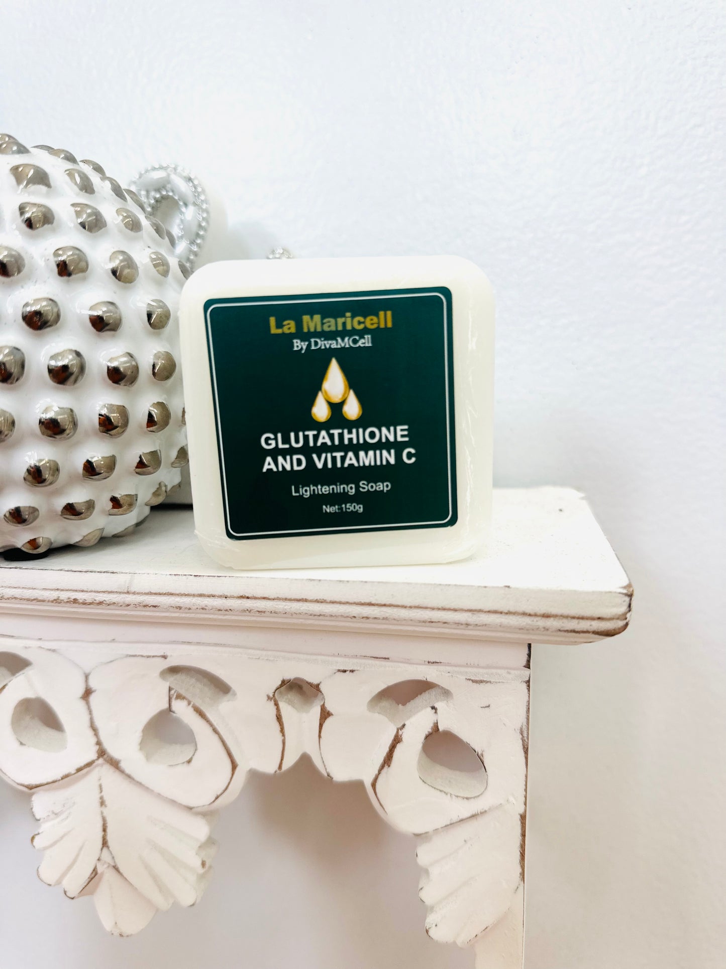 La Maricell glutathione and vitamin C lightening soap bar on display.