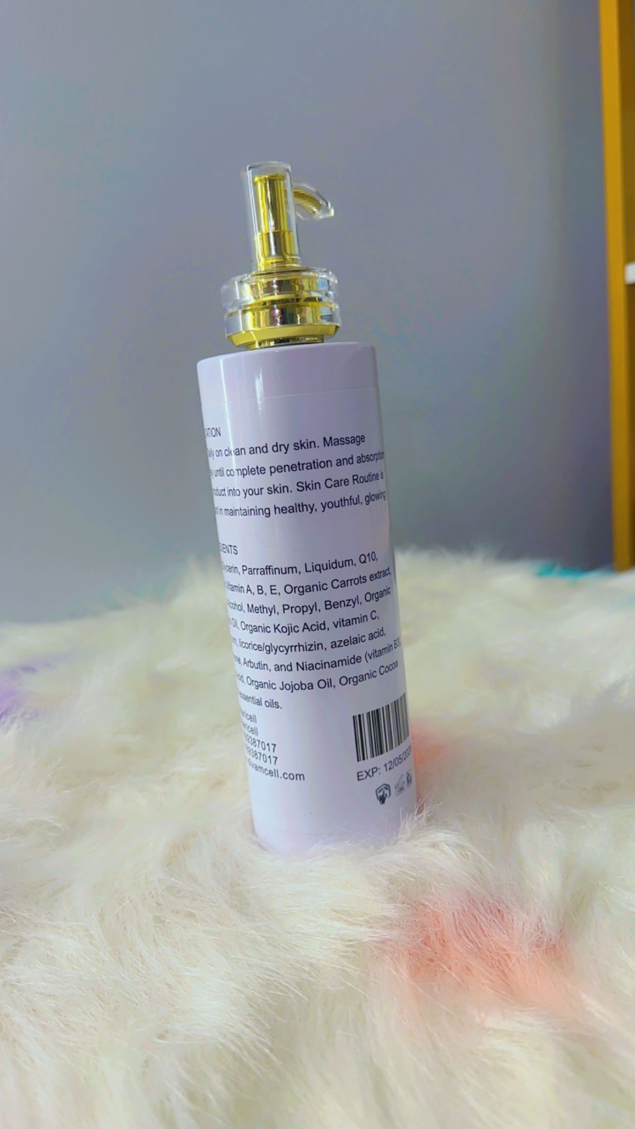 La Maricell skin refining body cream for smooth and glowing skin.