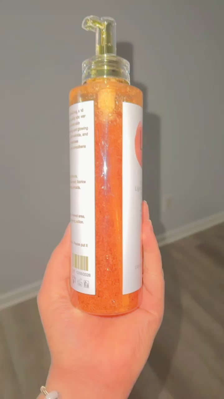 La Maricell shower gel with glutathione for glowing and smooth skin.